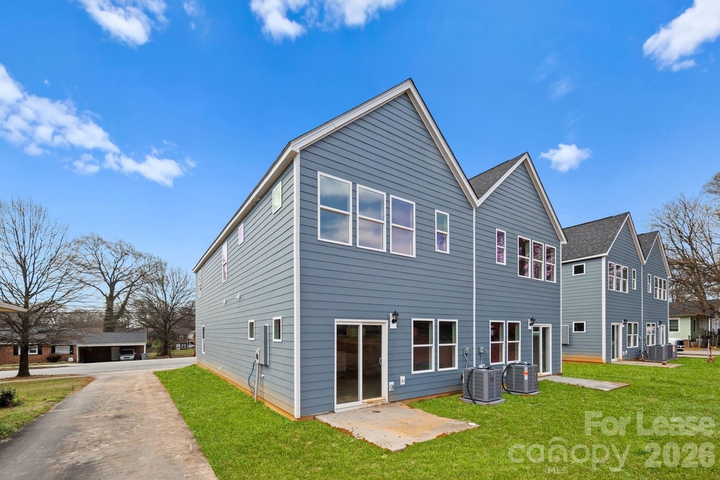 333 N Hoskins Road - Photo 1