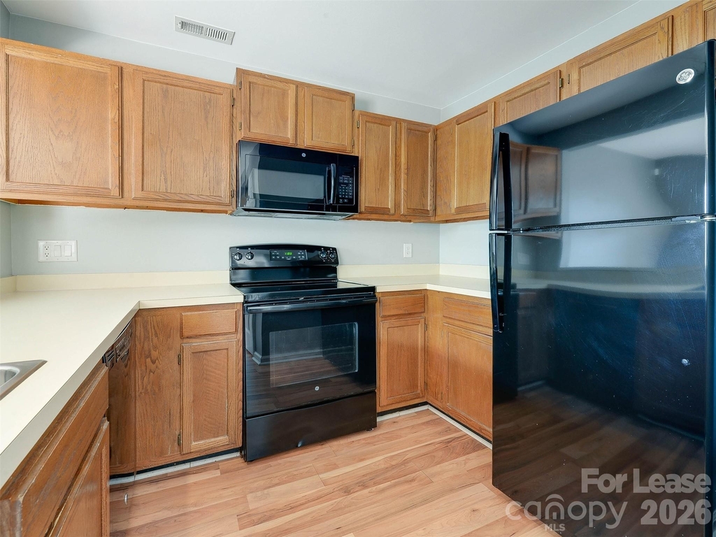 766 Marsh Road - Photo 27