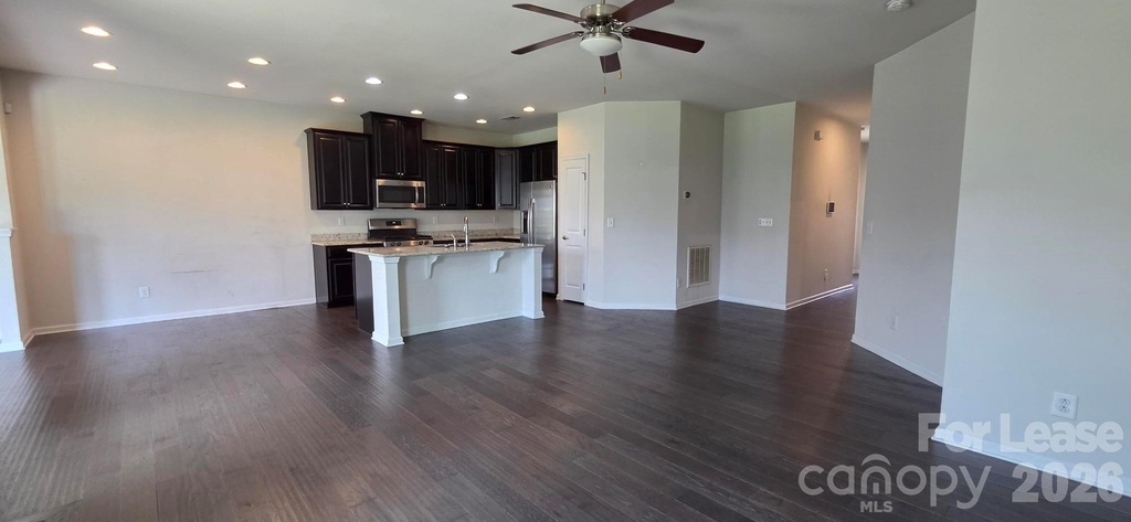 7347 Raylee Avenue Sw - Photo 1