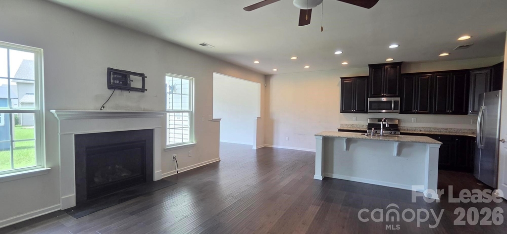 7347 Raylee Avenue Sw - Photo 4