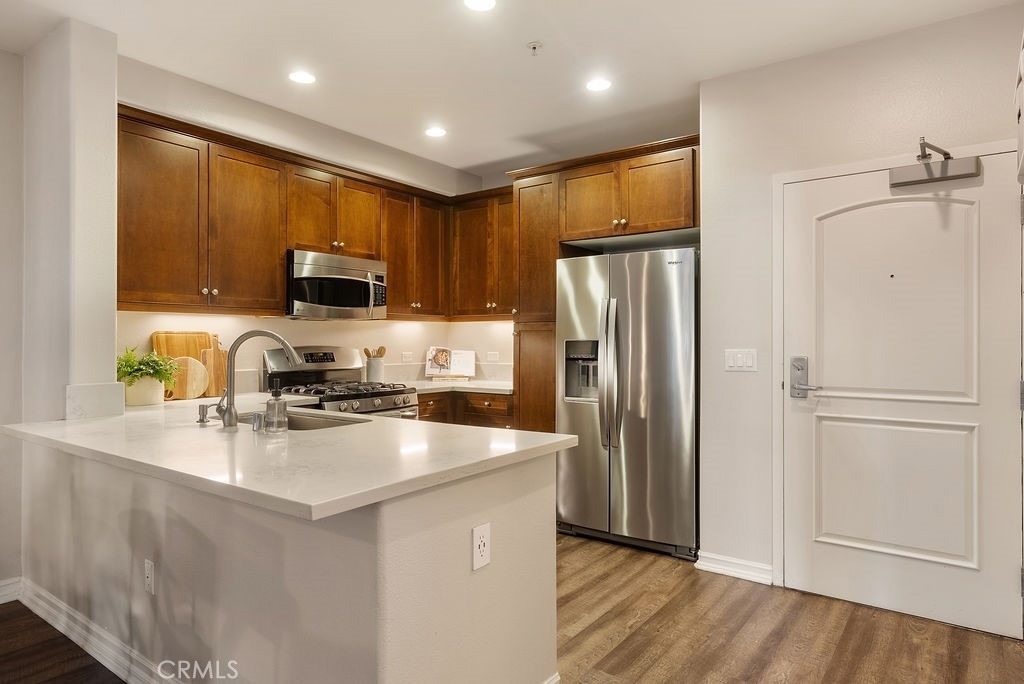 629 Traction Avenue - Photo 8