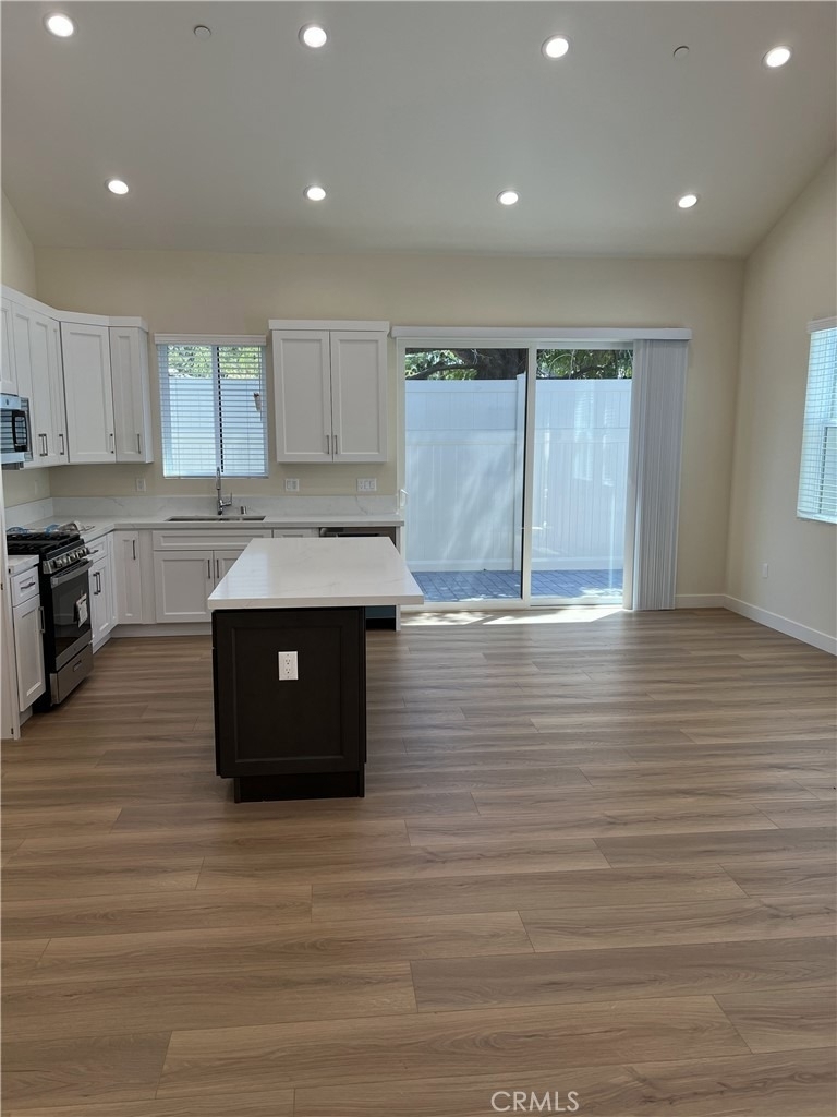 12243 Califa Street - Photo 5