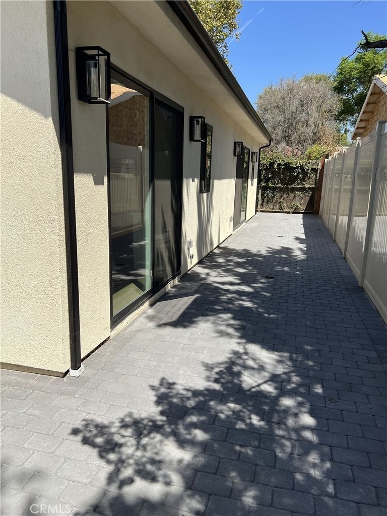 12243 Califa Street - Photo 22