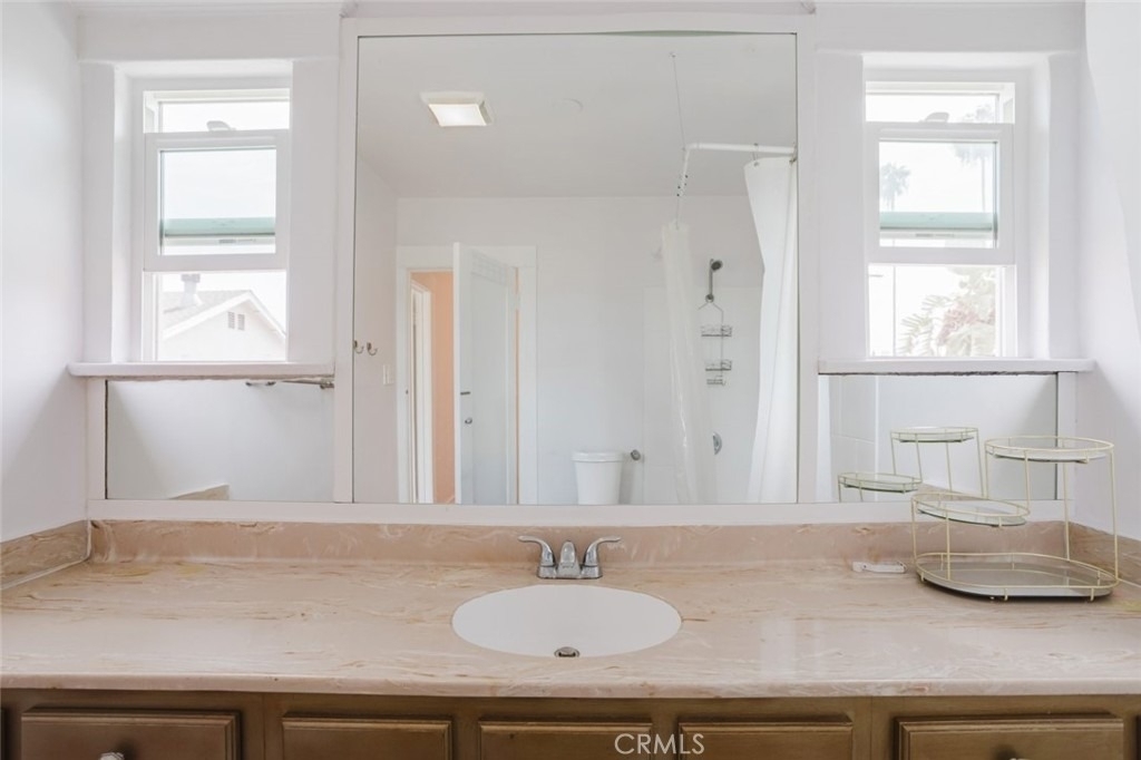 1634 N Alexandria Avenue - Photo 26