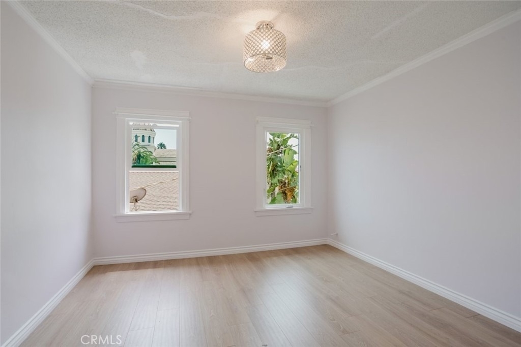 1634 N Alexandria Avenue - Photo 20