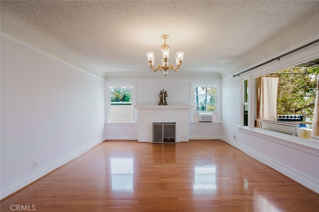 1634 N Alexandria Avenue - Photo 6