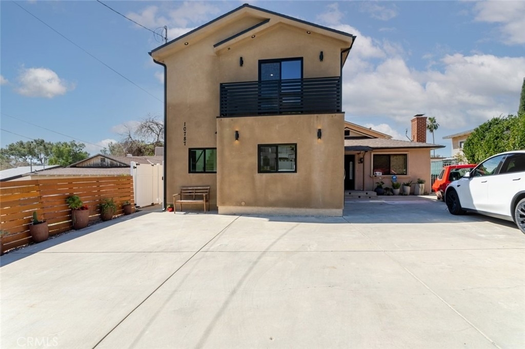 10787 Las Lunitas Avenue - Photo 0