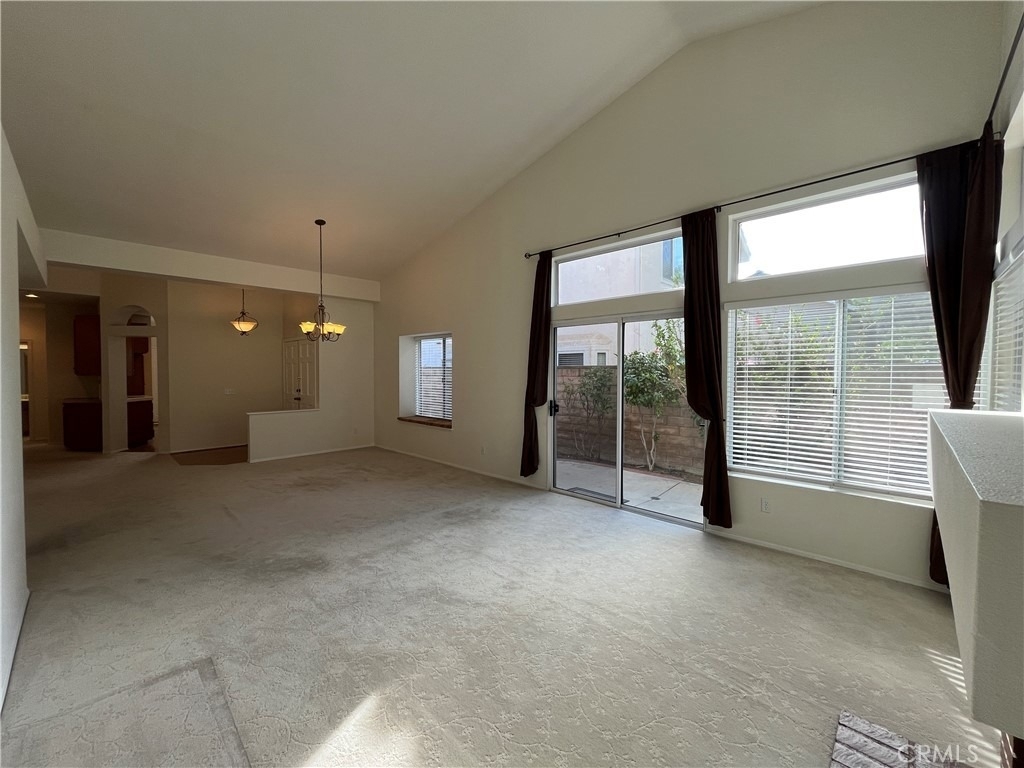 634 Twin Peaks - Photo 8