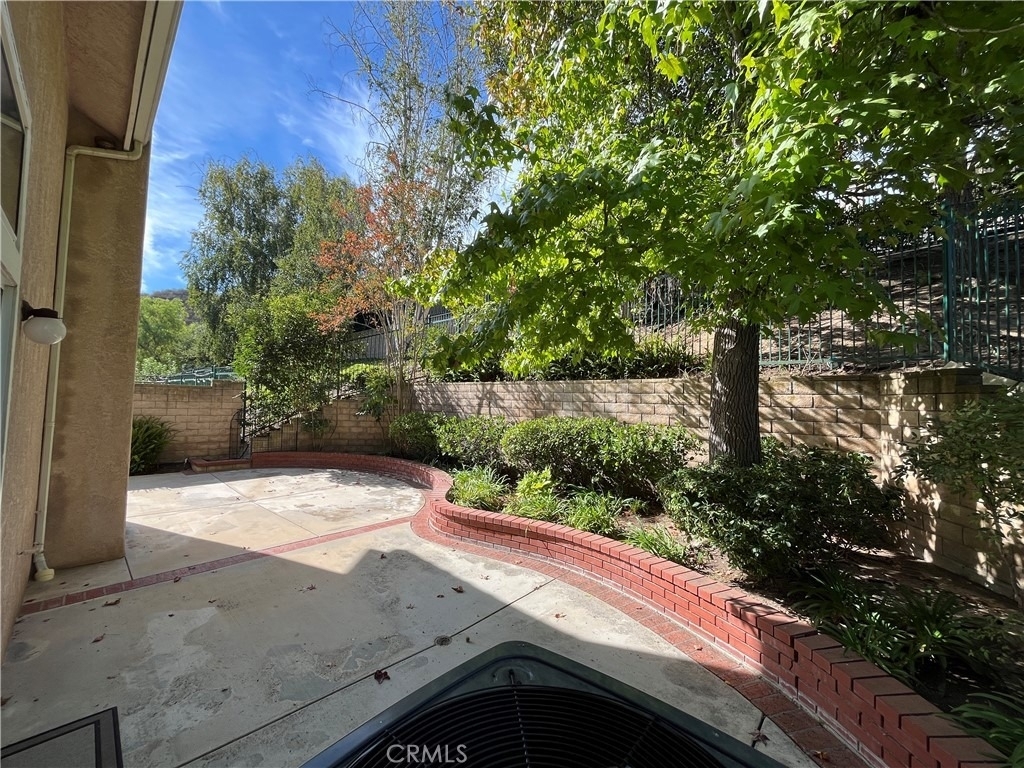 634 Twin Peaks - Photo 23