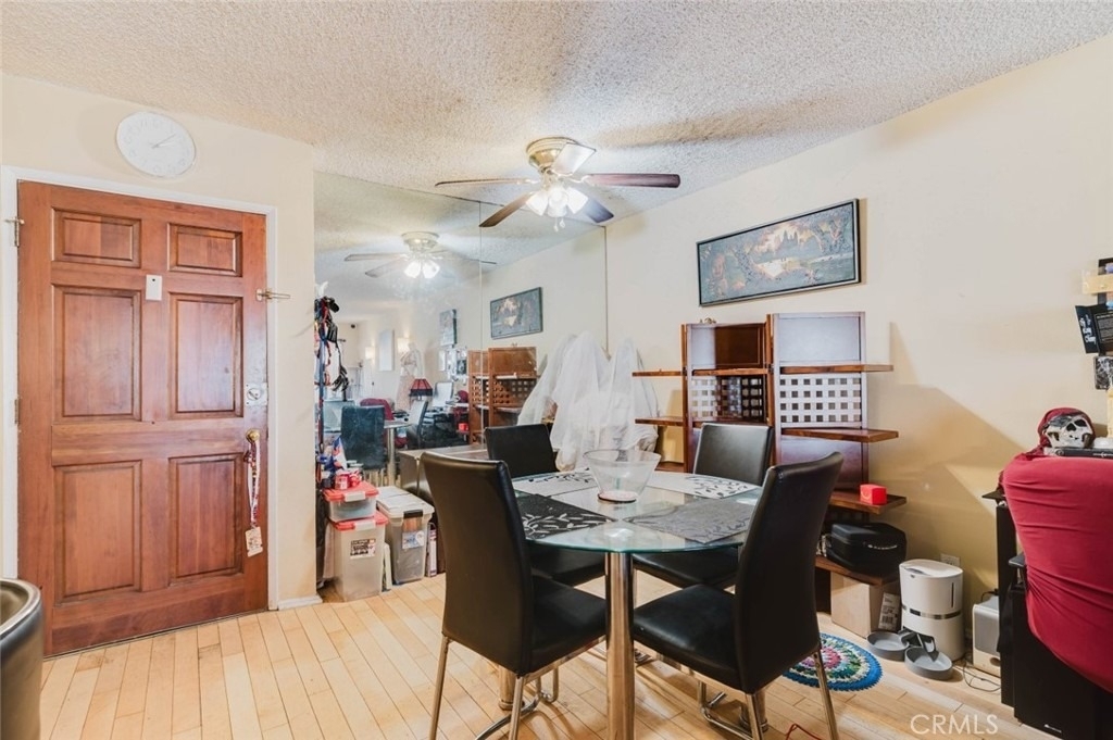 18307 Burbank Boulevard - Photo 2