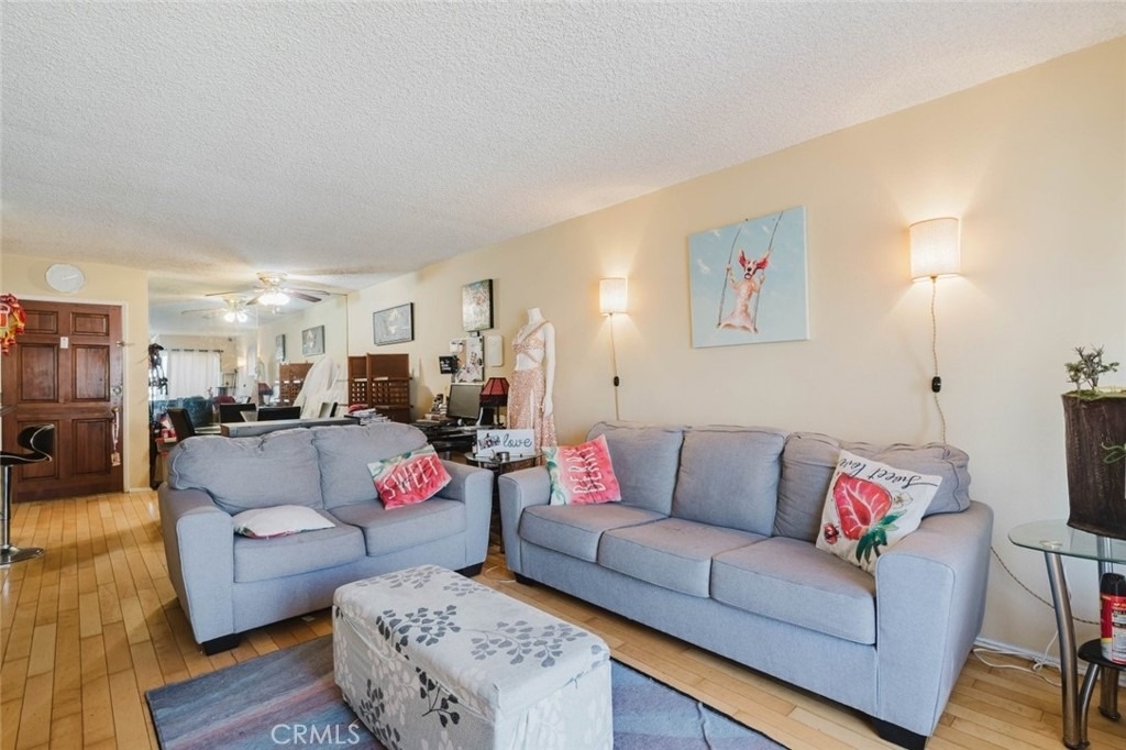 18307 Burbank Boulevard - Photo 4