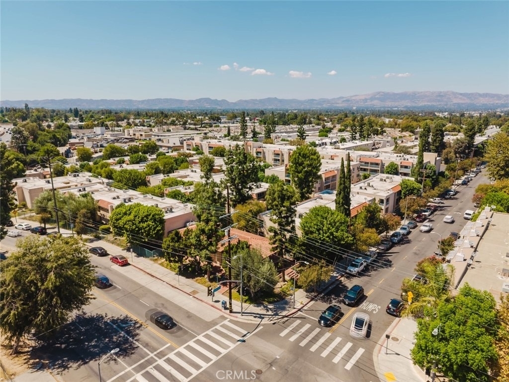 18307 Burbank Boulevard - Photo 17