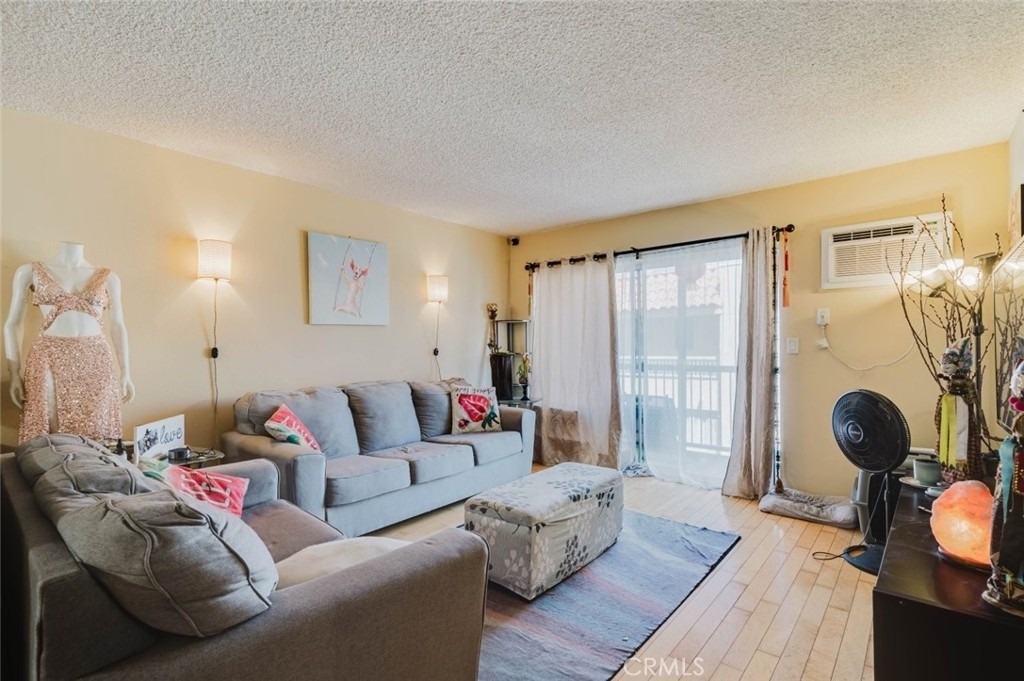 18307 Burbank Boulevard - Photo 0