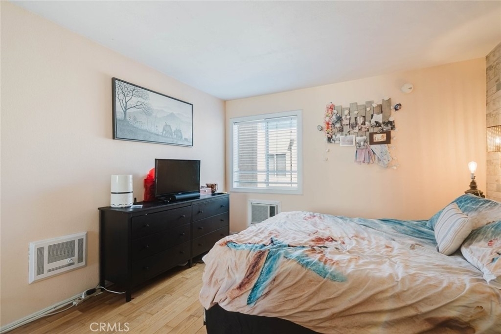 18307 Burbank Boulevard - Photo 10