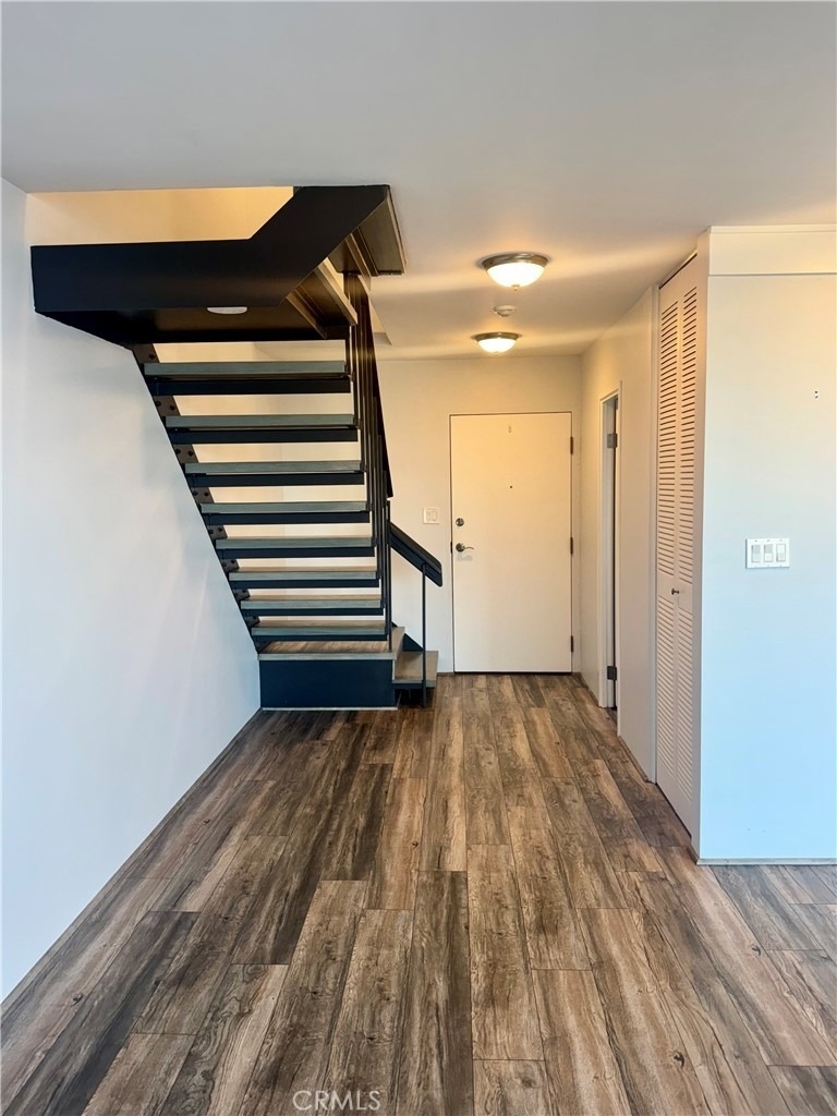 531 Esplanade - Photo 2