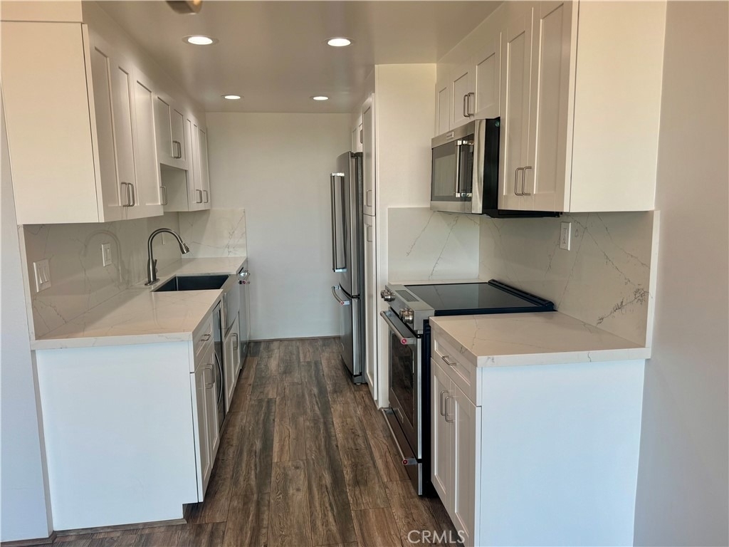 531 Esplanade - Photo 3