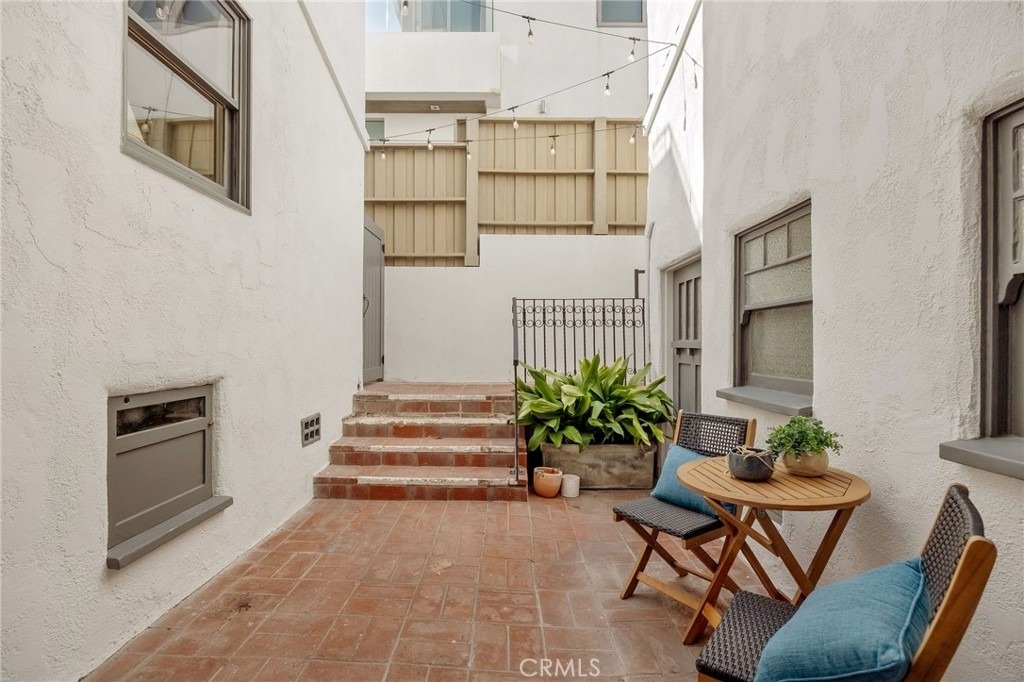 2654 The Strand - Photo 15