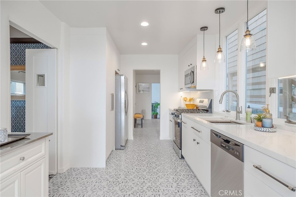 2654 The Strand - Photo 53