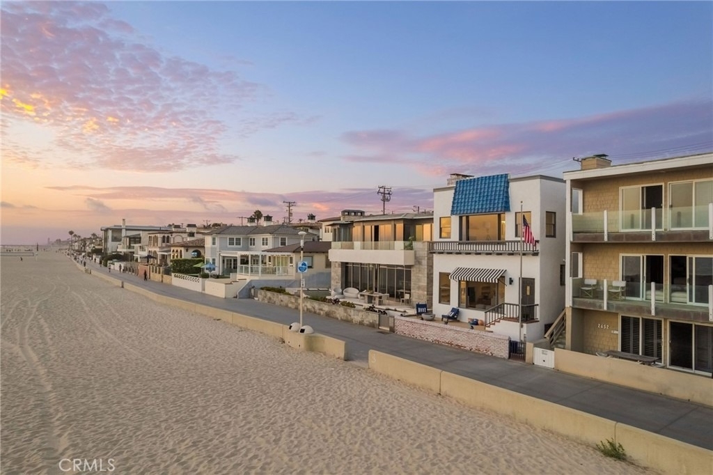 2654 The Strand - Photo 8