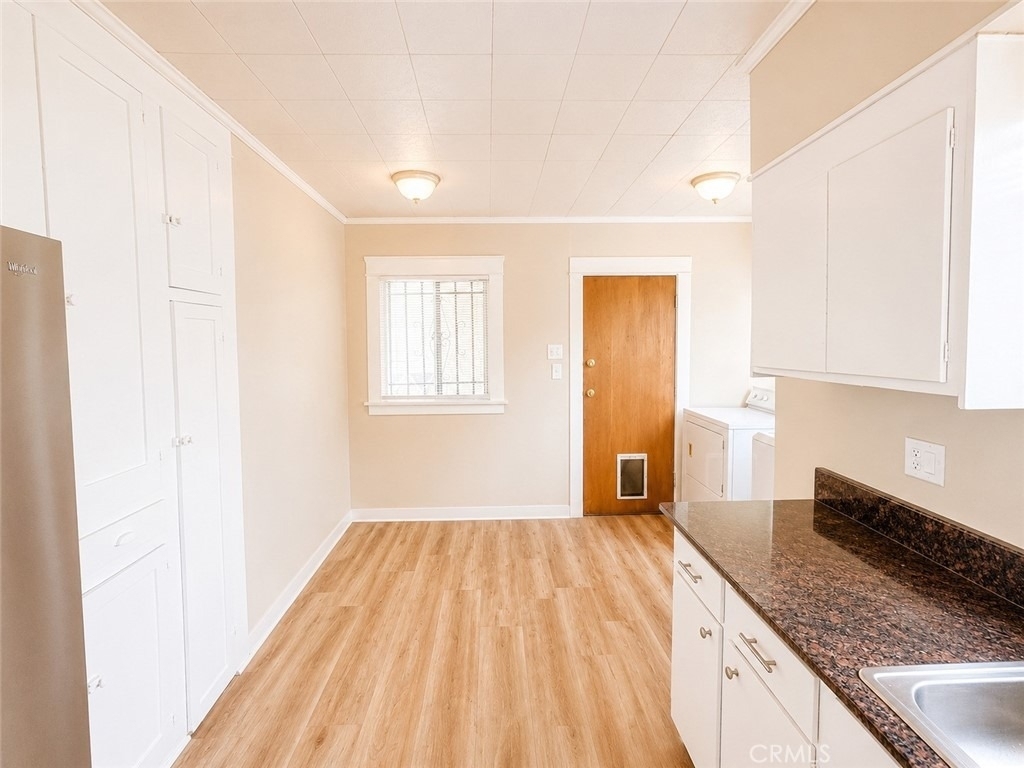 410 E Eagle Street - Photo 4