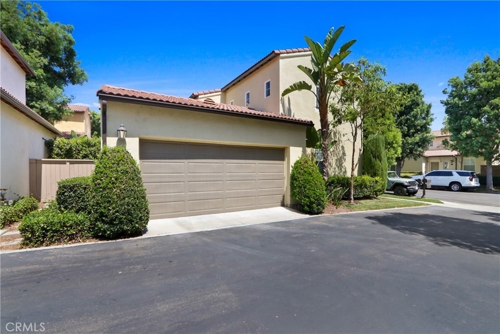 109 Waterman - Photo 1