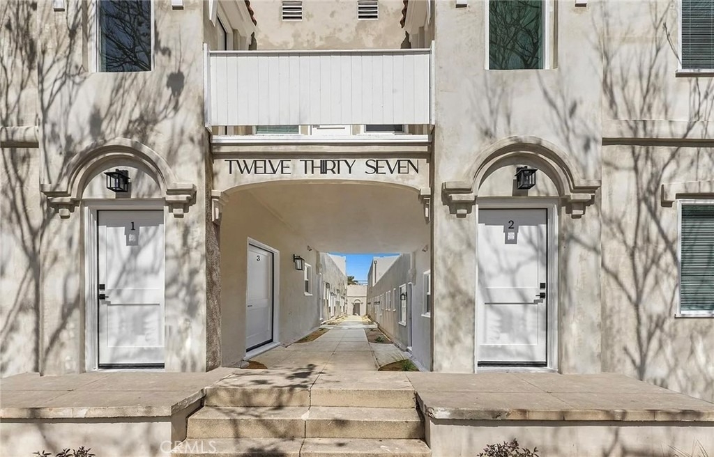 1237 E 1st - Photo 1