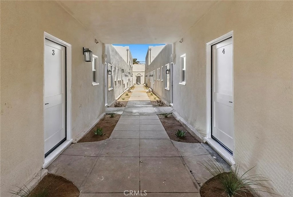 1237 E 1st - Photo 2