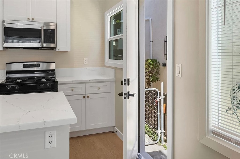1237 E 1st - Photo 11