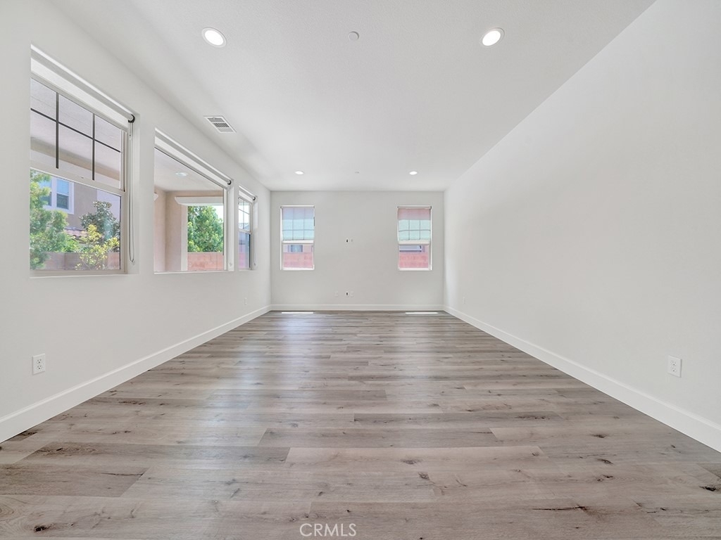 10382 Elizabeth Lane - Photo 6