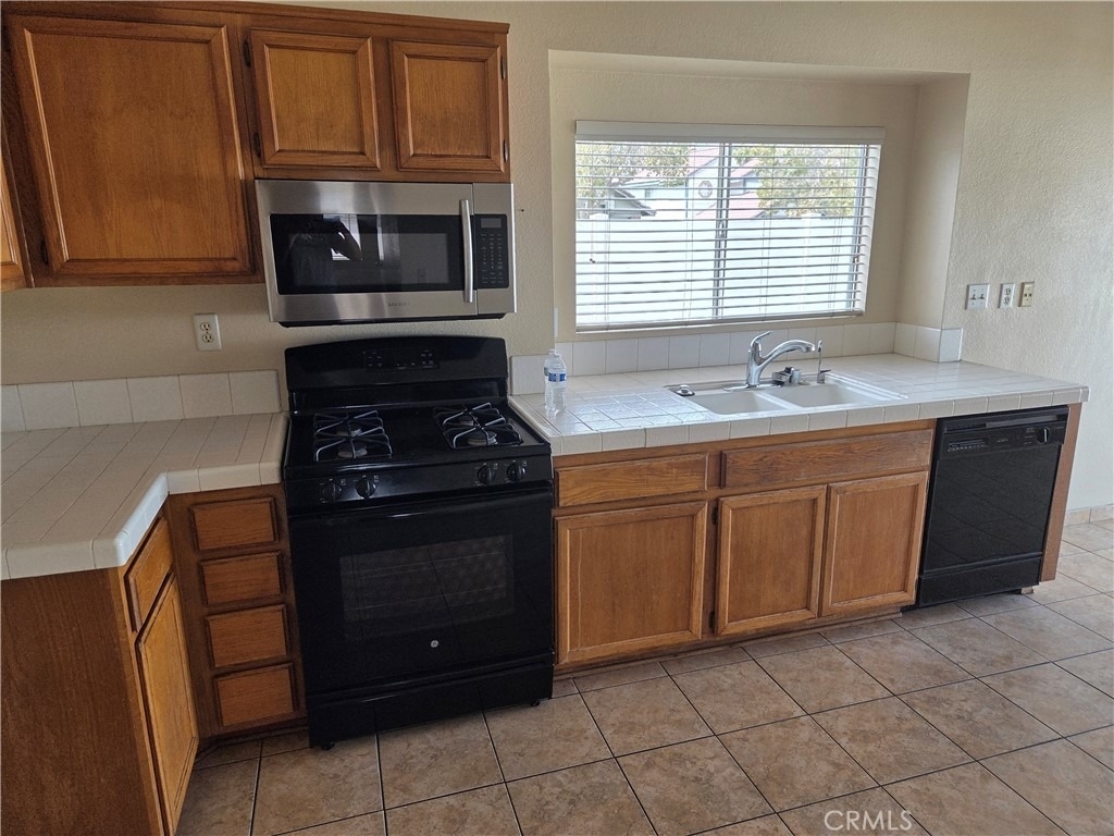 1068 Smoketree Drive - Photo 7