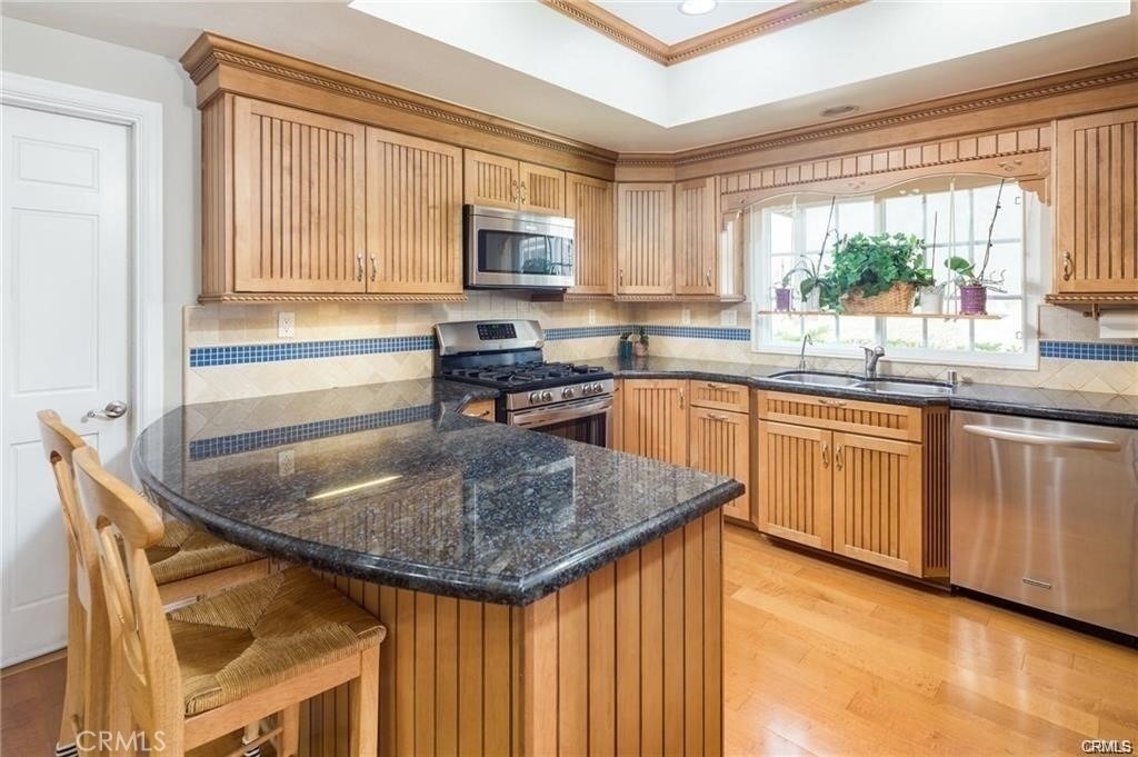 1727 Date Avenue - Photo 2