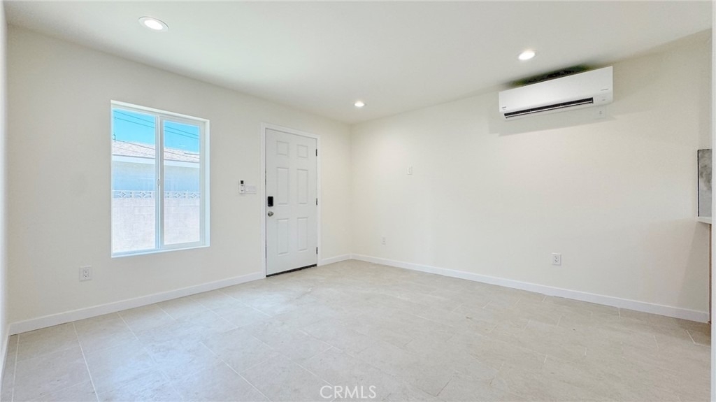 284 N Palm Avenue - Photo 8