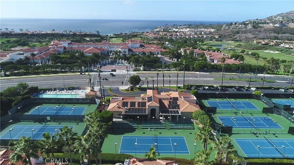 25 Centre Court - Photo 1