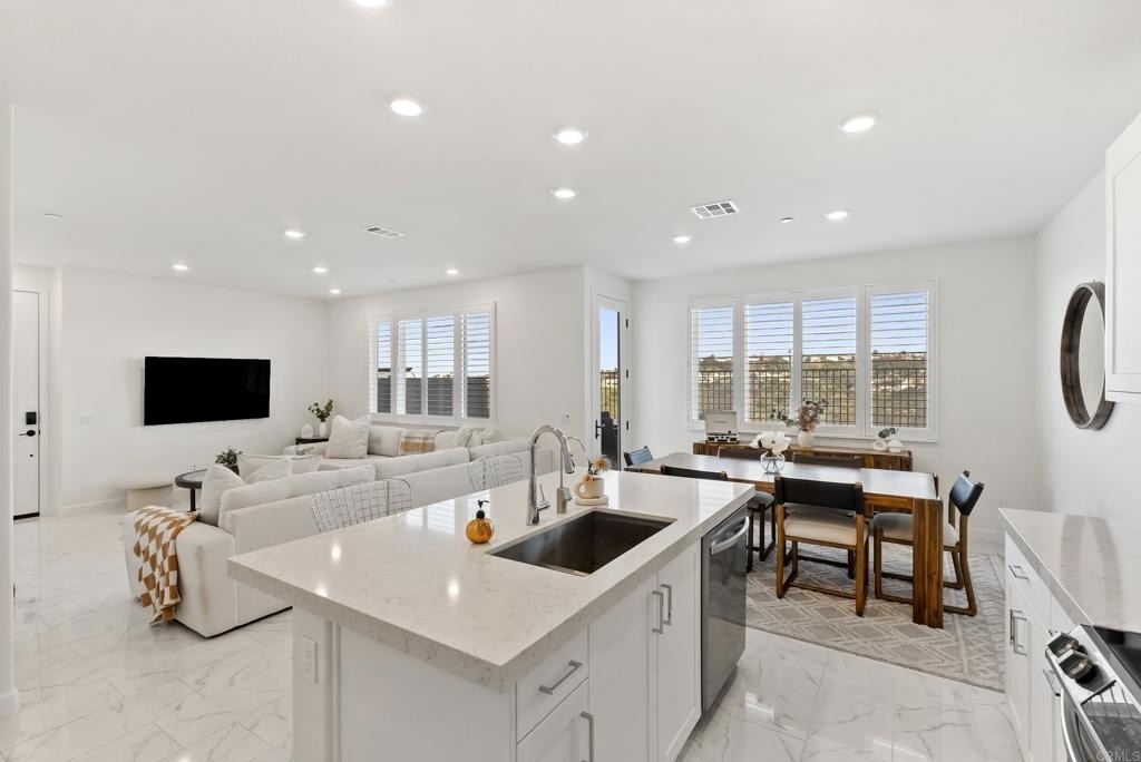 821 Mateo Street - Photo 4