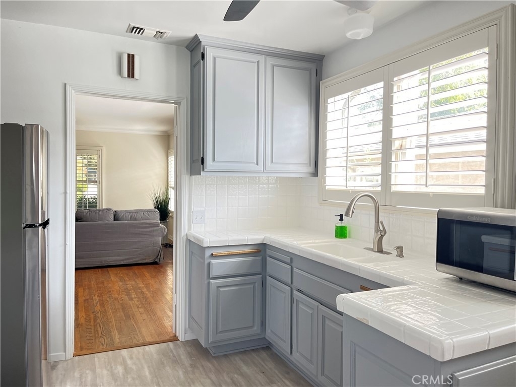 2440 Queensberry Road - Photo 12