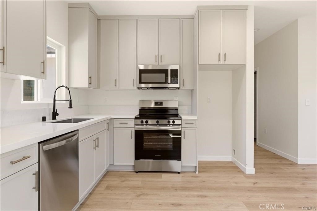 2155 Euclid Avenue - Photo 2