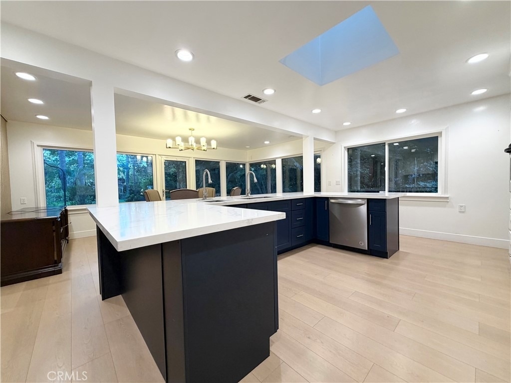 28 W Sycamore Avenue - Photo 11
