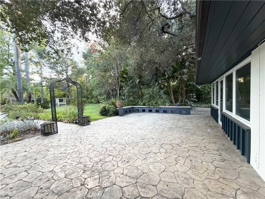28 W Sycamore Avenue - Photo 36