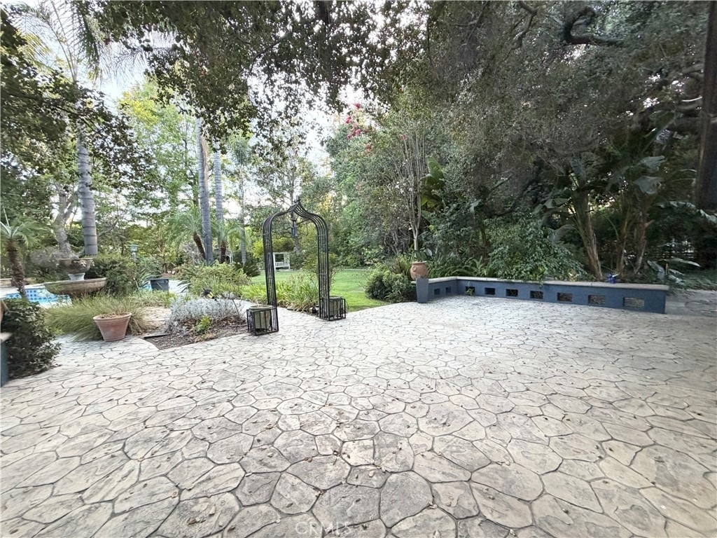 28 W Sycamore Avenue - Photo 37