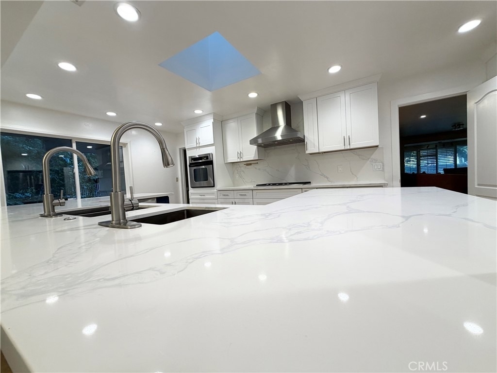 28 W Sycamore Avenue - Photo 6