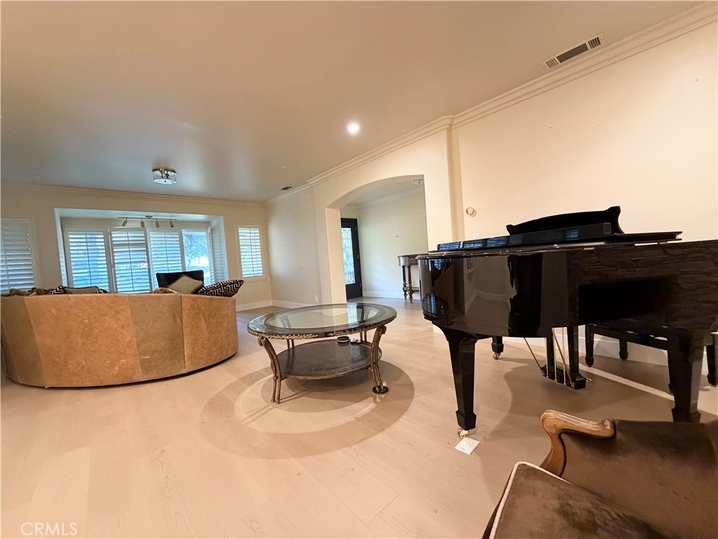 28 W Sycamore Avenue - Photo 3