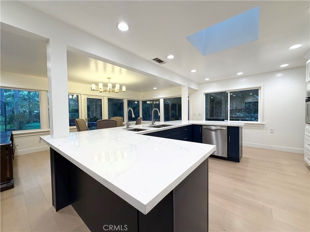 28 W Sycamore Avenue - Photo 9