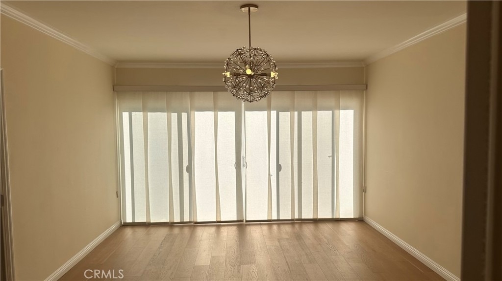 1119 Mayflower - Photo 4