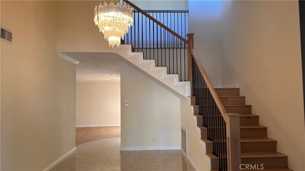 1119 Mayflower - Photo 1