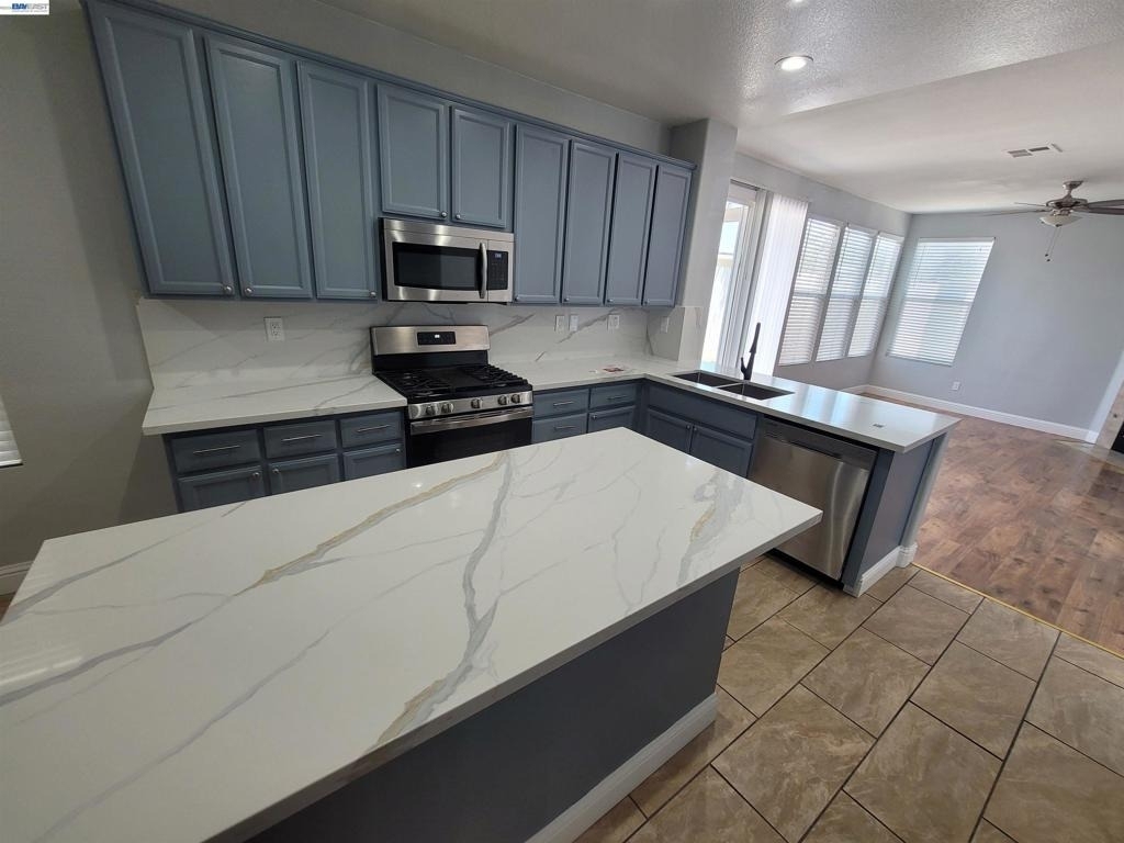 577 Rockingham Way - Photo 5