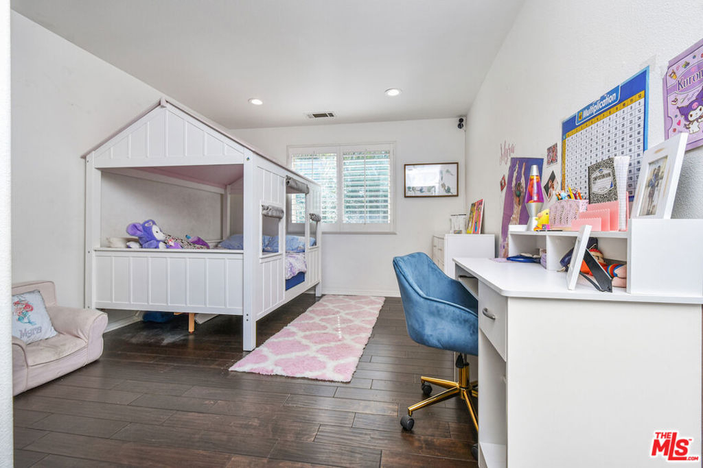 15525 Morrison Street - Photo 15