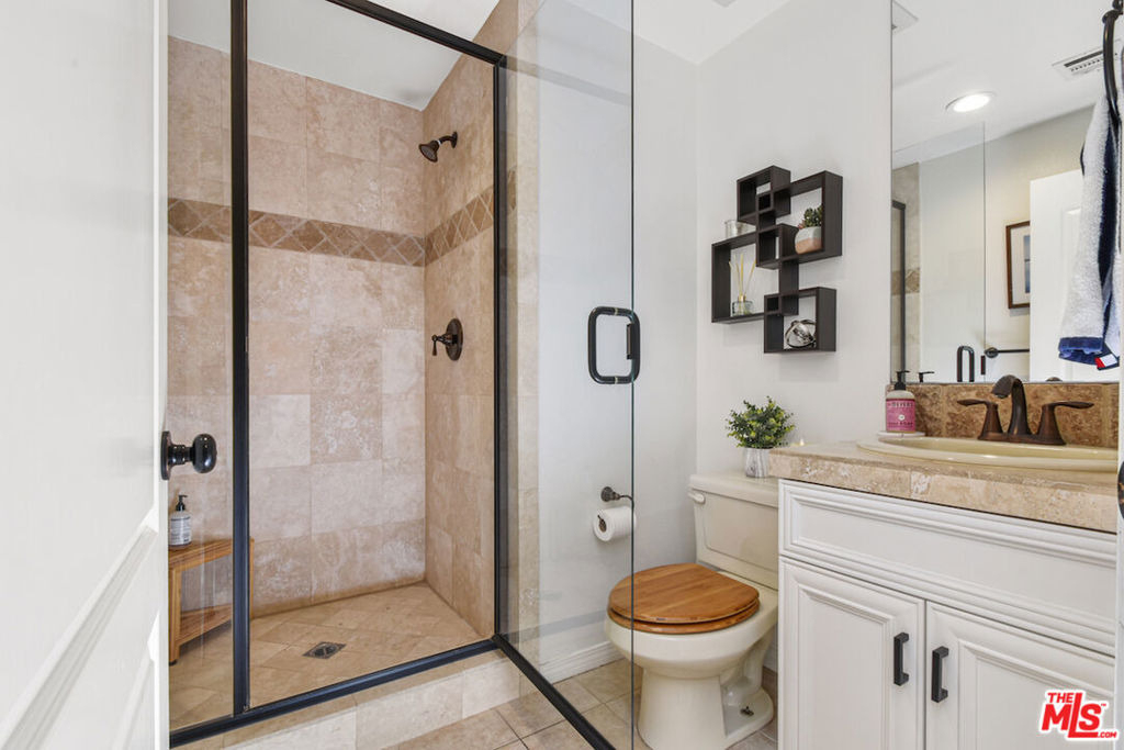15525 Morrison Street - Photo 10