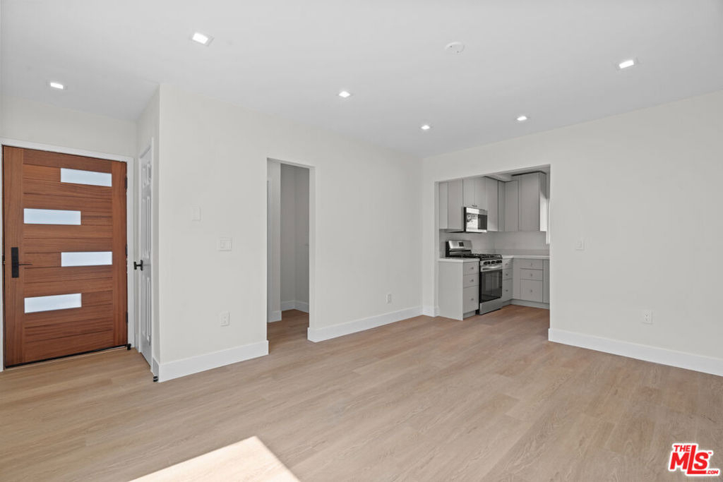 420 S Sepulveda Boulevard - Photo 7