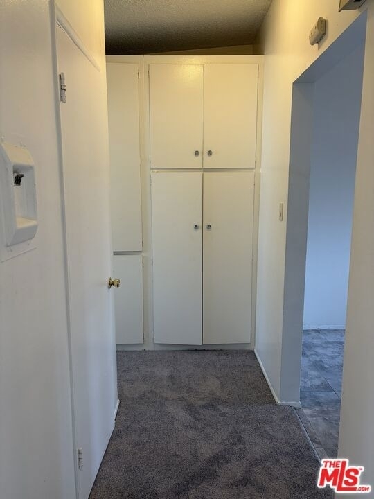 510 W Hyde Park Boulevard - Photo 2