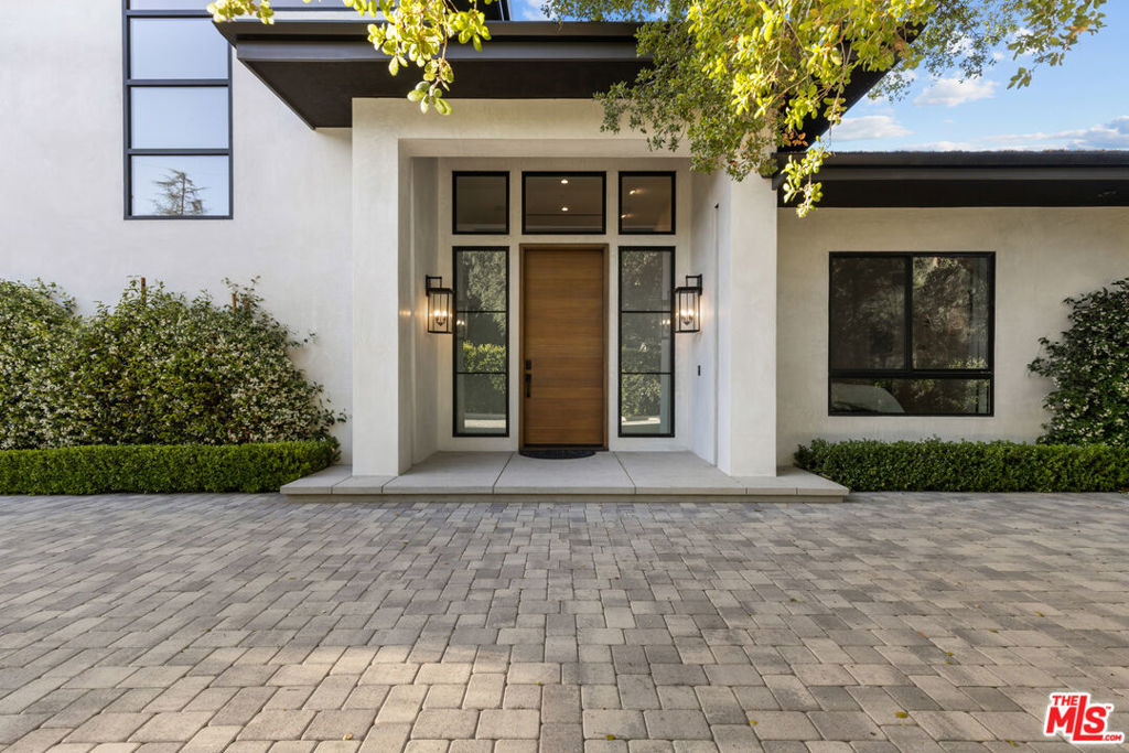 17401 Rancho Street - Photo 3
